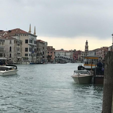 Palazzo Grassi And Accademia Bridge Superb House Apartamento Veneza Exterior foto